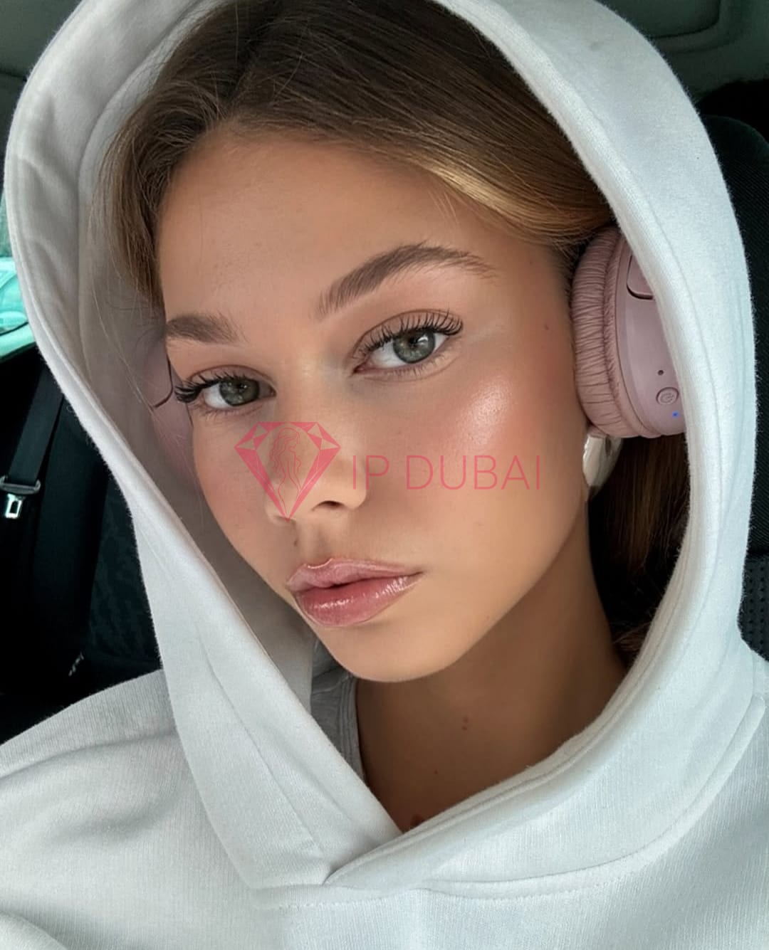 Adele, 20, European, in Palm Jumeirah, Dubai, from AED 2,100 an hour, speaks English and French — photo 3 of 6