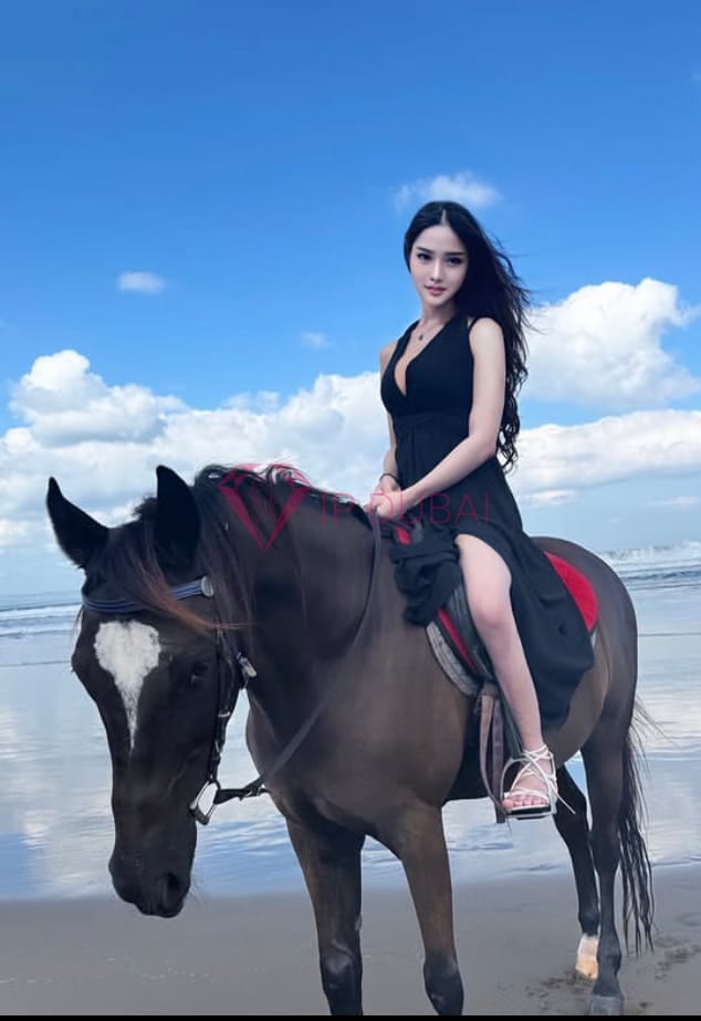 Kanya, 35, Asian, in Mussafah, hourly rate from AED 1,450, incall and outcall, speaks English and Indonesian