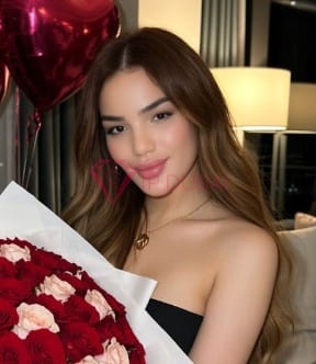Fatima, 26, Arab, in Marina, hourly rate from AED 1,100, incall and outcall, speaks Arabic and English