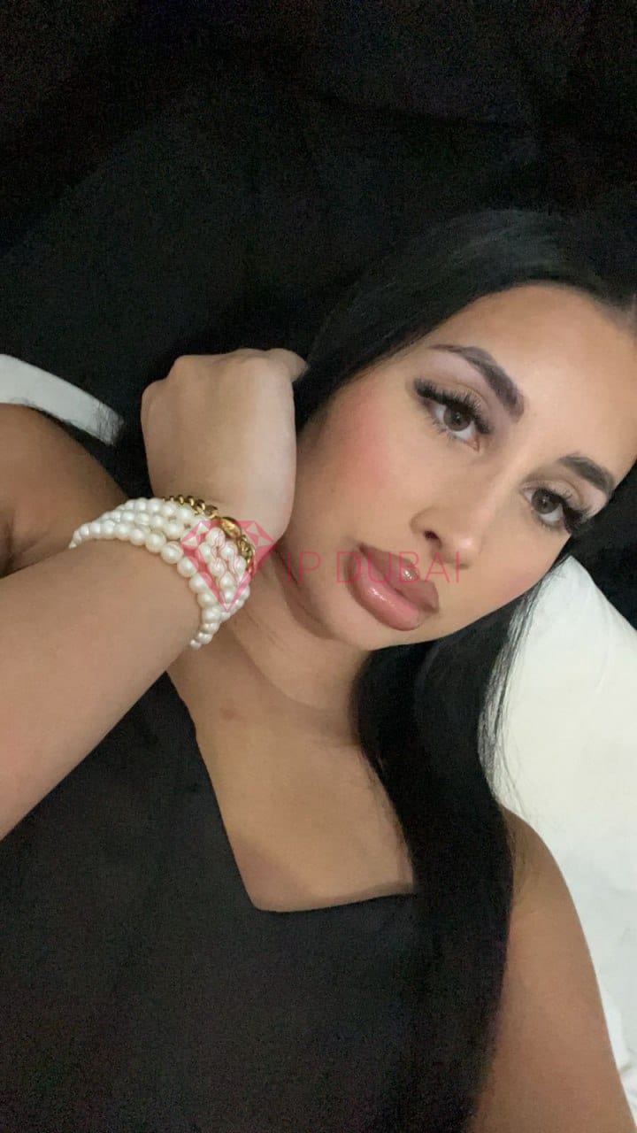 Edith, 24, European, in Bur Dubai, Dubai, from AED 1,300 an hour, speaks English and French — photo 4 of 6