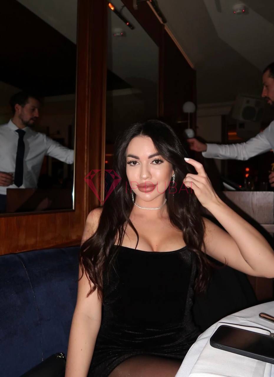 Vivien, 23, European, in Palm Jumeirah, hourly rate from AED 2,350, incall and outcall