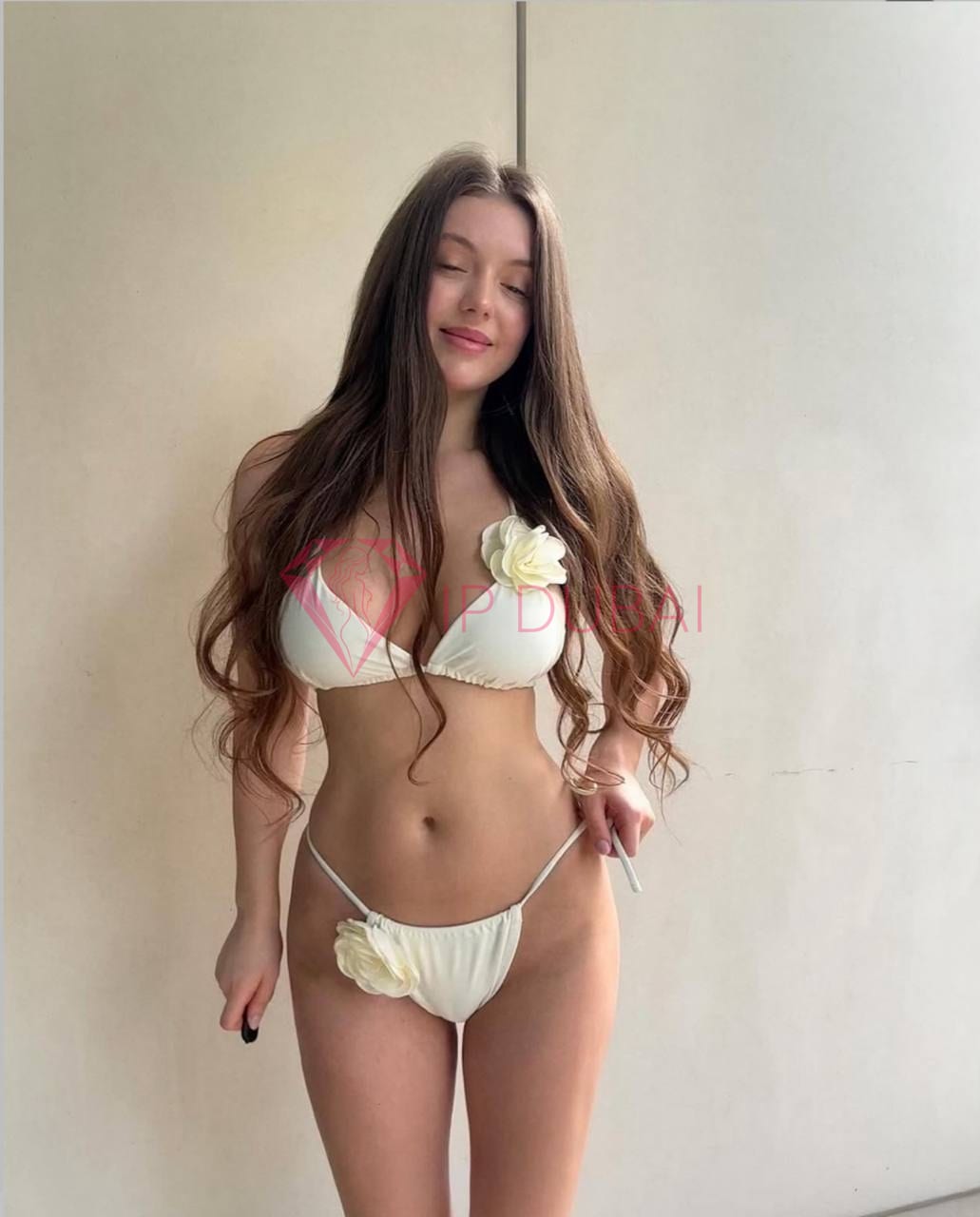 Heidi, 21, in TECOM, Dubai, from AED 1,500 an hour, speaks English and French, 173 cm — photo 9 of 10