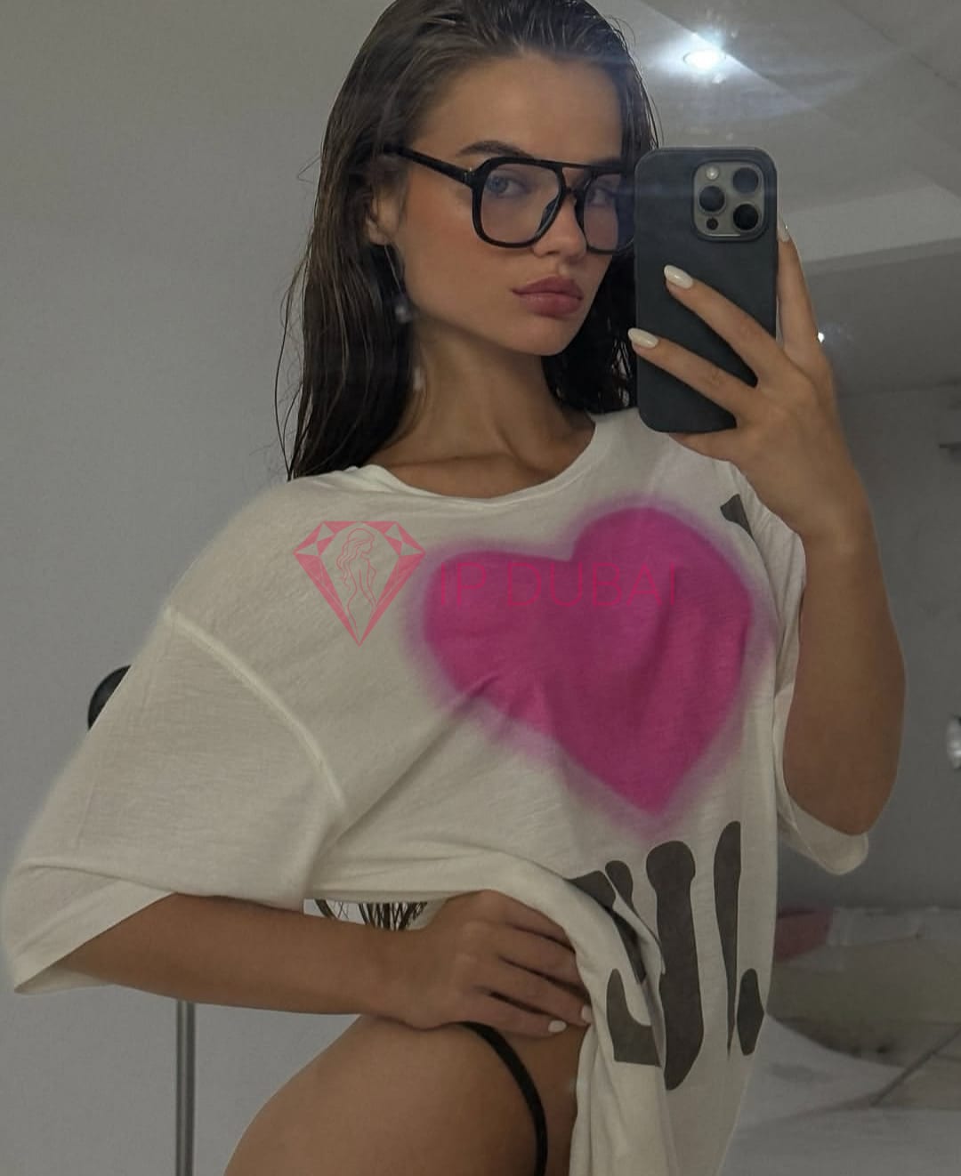 Vivien, 32, in Downtown, Dubai, from AED 3,350 an hour, speaks English and French — photo 4 of 6