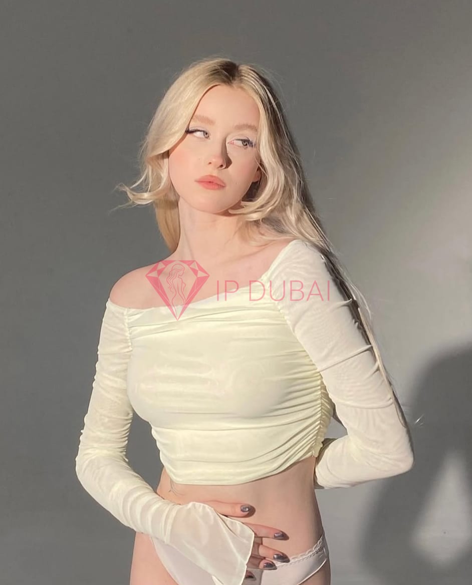 Simone, 30, in Al Mushrif, Abu Dhabi, from AED 3,100 an hour, speaks English and Russian — photo 4 of 10