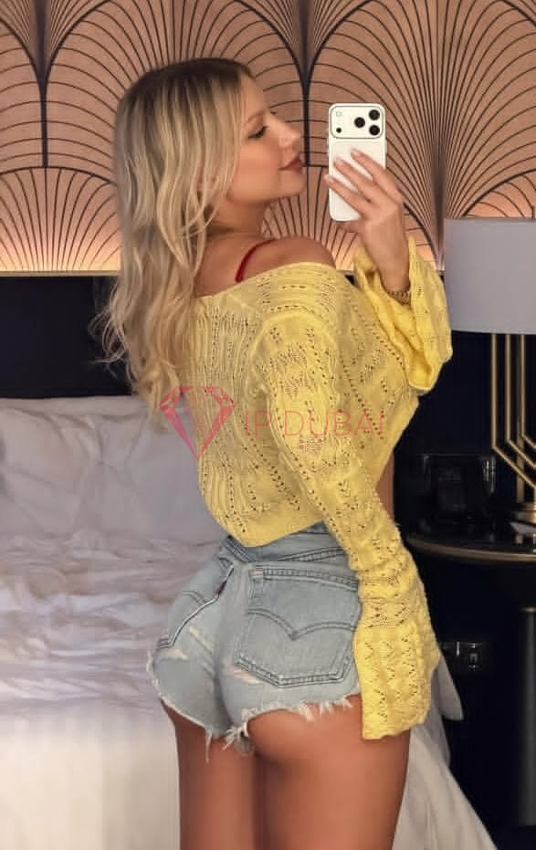 Mathilde, 27, in JLT, Dubai, from AED 2,550 an hour, speaks English, 140 cm — photo 3 of 5