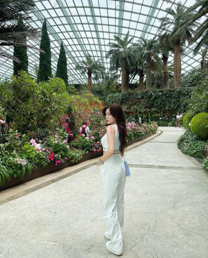 Lian, 27, Asian, in Discovery Gardens, Dubai, from AED 3,100 an hour, speaks English and Indonesian — photo 9 of 9