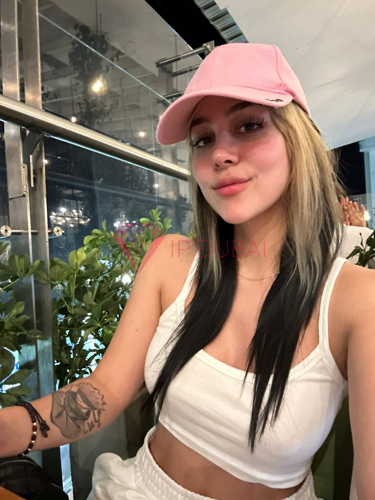 Beatrice, 36, in Al Barsha, hourly rate from AED 2,800, incall and outcall, speaks English and French