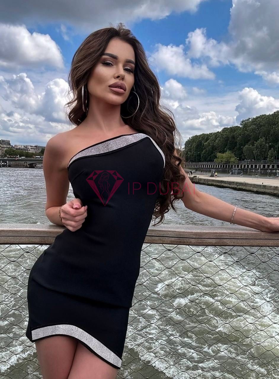 Fleur, 25, European, in JBR, Dubai, from AED 2,250 an hour, speaks English and French — photo 6 of 6