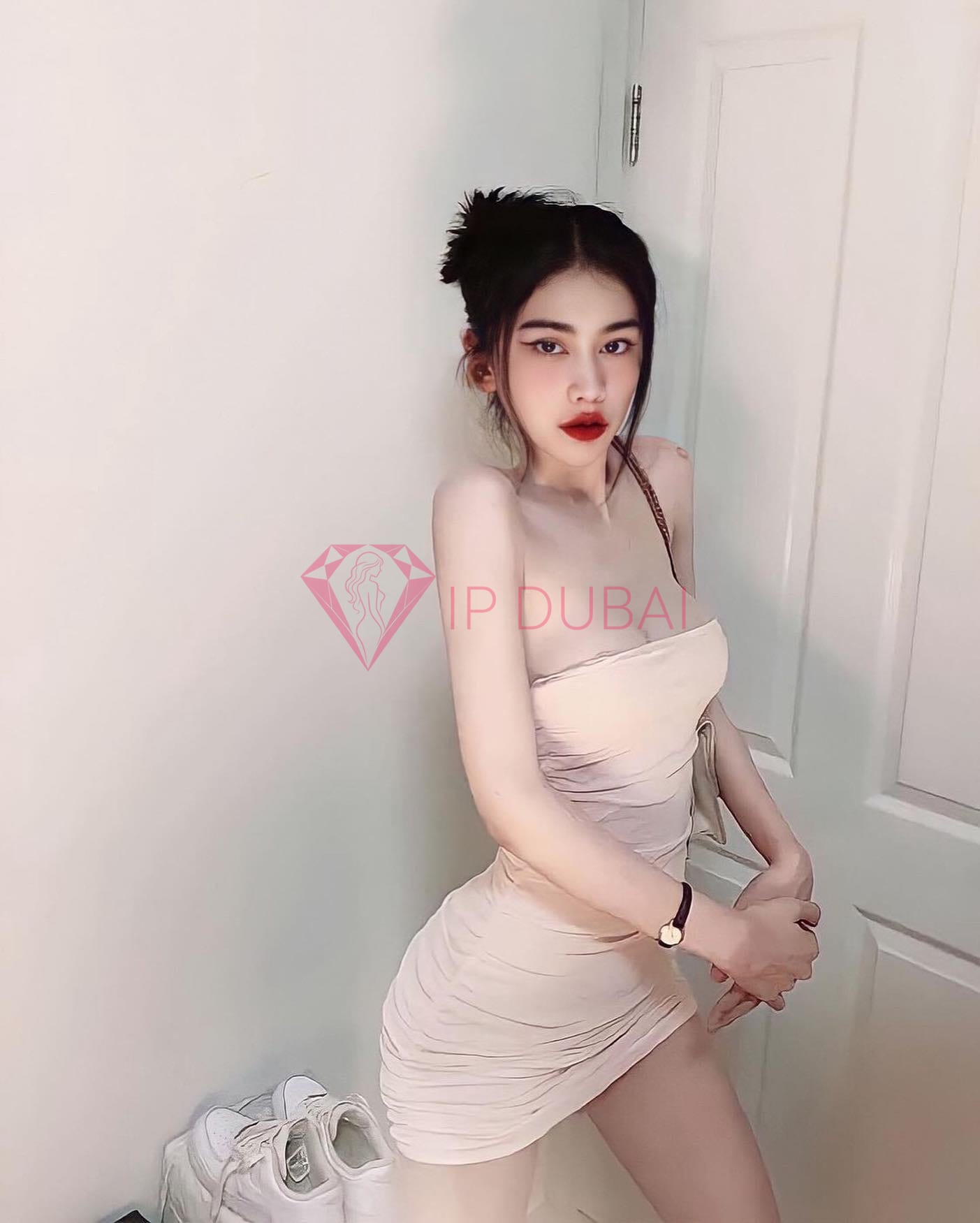 Silvia, 26, in Marina, hourly rate from AED 2,700, incall and outcall, speaks English and Italian