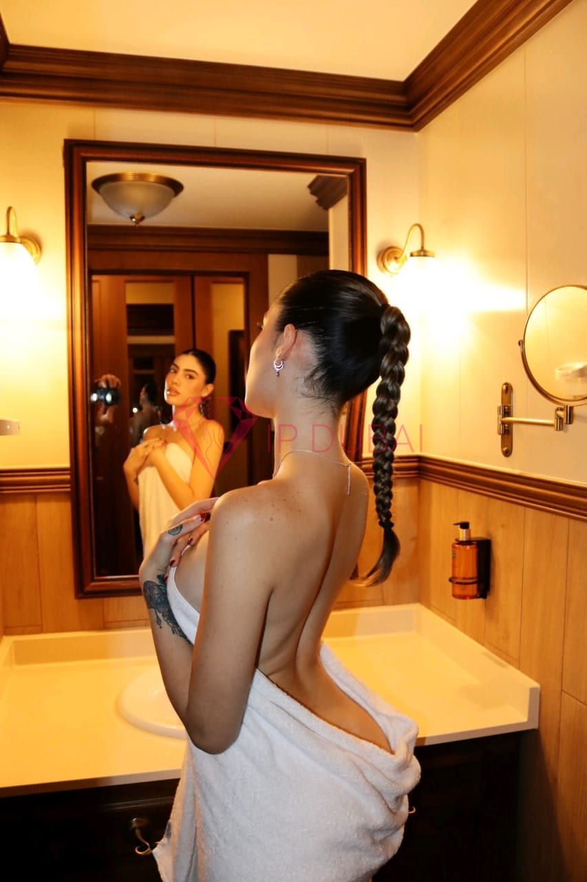 Isabelle, 25, in JVC, Dubai, from AED 1,450 an hour, speaks English and Filipino — photo 9 of 10
