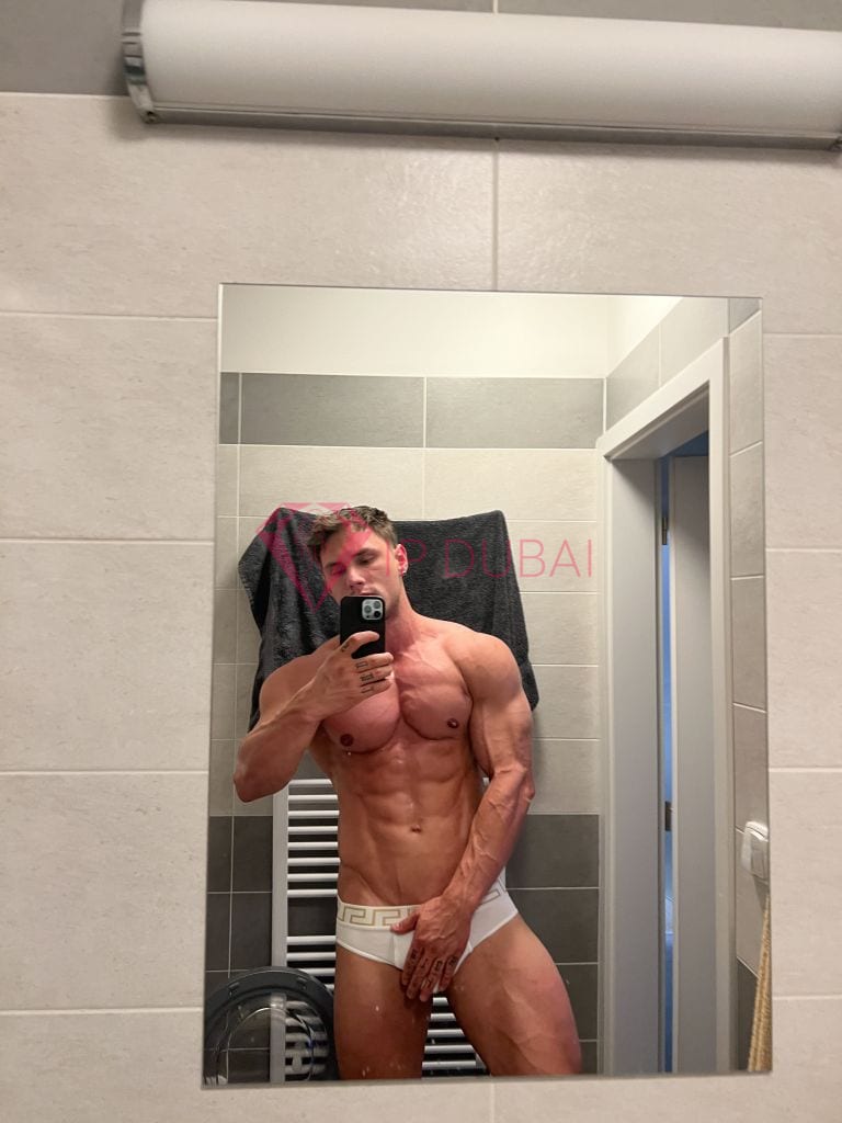 Andrei, 24, Russian, in Business Bay, Dubai, from AED 2,800 an hour, speaks Russian and English — photo 4 of 14
