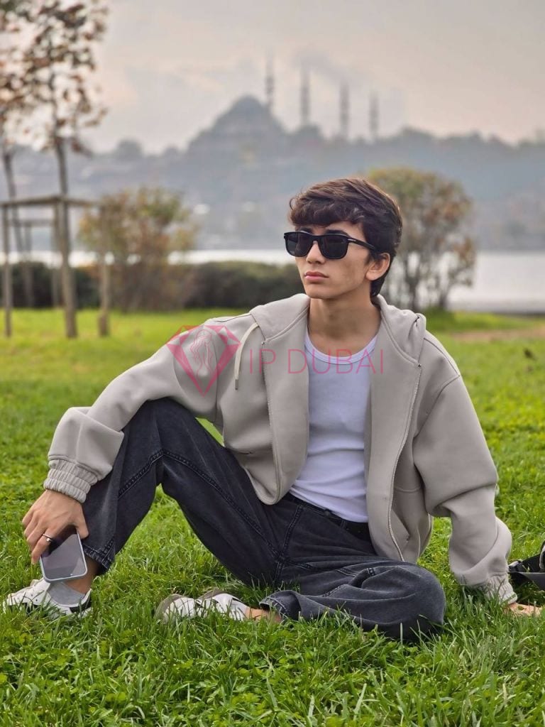 Kenji, 21, Asian, in Al Nuaimiya, Ajman, from AED 2,950 an hour, speaks Chinese and English — photo 12 of 22