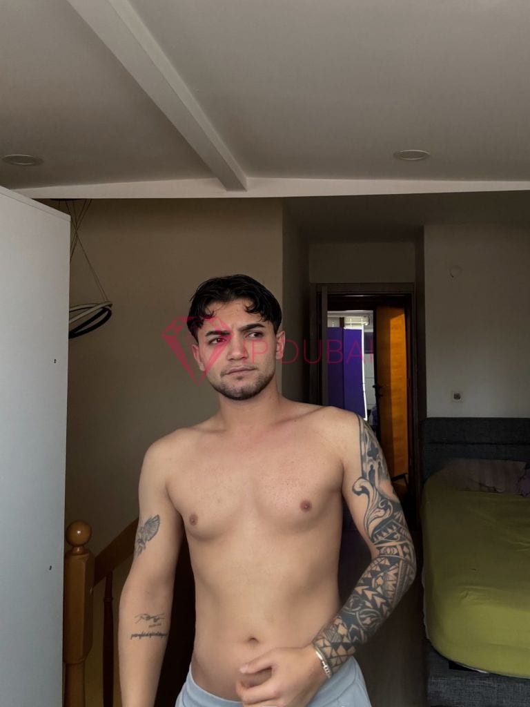 Caio, 21, Latina, in Discovery Gardens, Dubai, from AED 2,200 an hour, speaks Spanish and Portuguese — photo 13 of 14