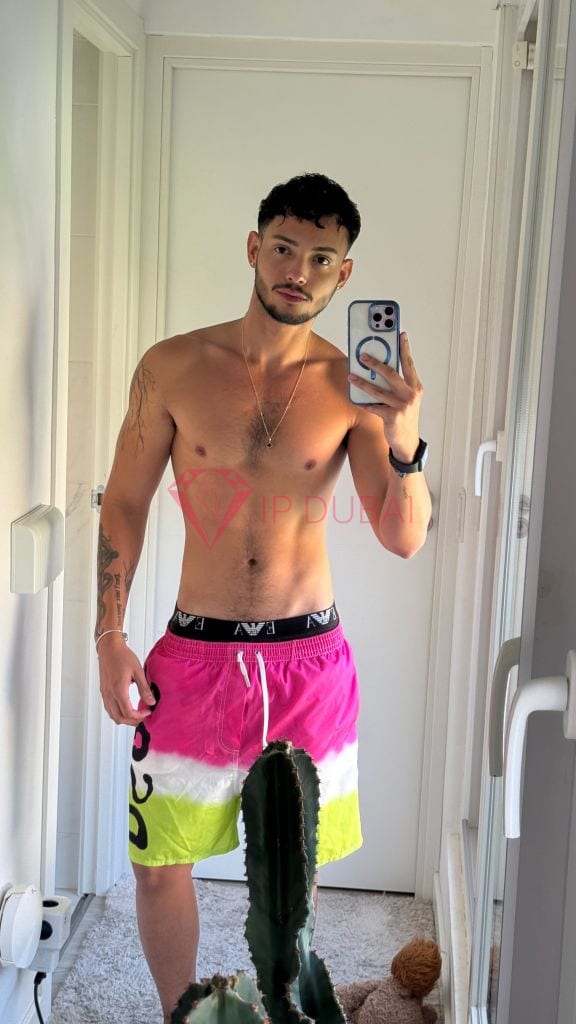 Leandro, 24, Latina, in Bur Dubai, Dubai, from AED 8,100 an hour, speaks Spanish and Portuguese — photo 11 of 15