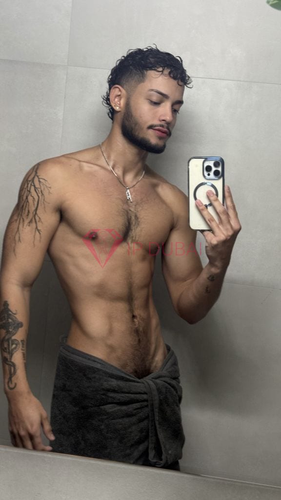 Leandro, 24, Latina, in Bur Dubai, Dubai, from AED 8,100 an hour, speaks Spanish and Portuguese — photo 4 of 15