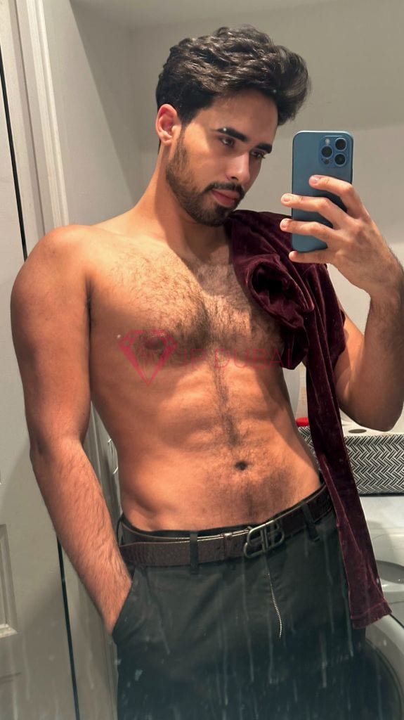 Joaquin, 25, Latina, in Corniche, Abu Dhabi, from AED 2,100 an hour, speaks Spanish and Portuguese — photo 15 of 46
