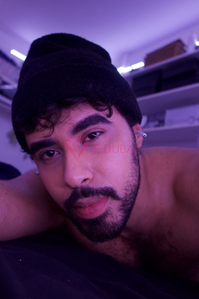 Joaquin, 25, Latina, in Corniche, Abu Dhabi, from AED 2,100 an hour, speaks Spanish and Portuguese — photo 33 of 46