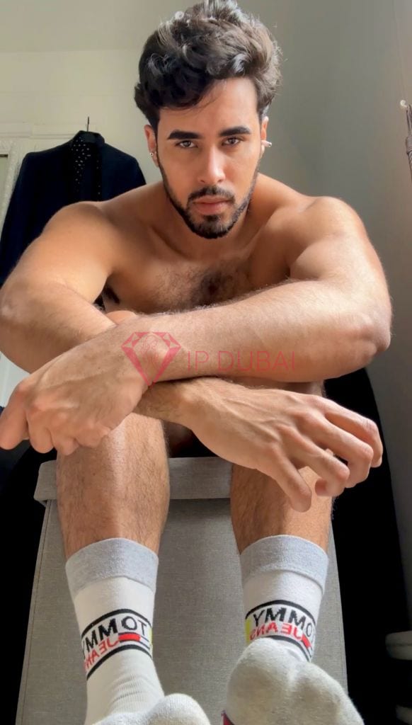 Joaquin, 25, Latina, in Corniche, Abu Dhabi, from AED 2,100 an hour, speaks Spanish and Portuguese — photo 39 of 46