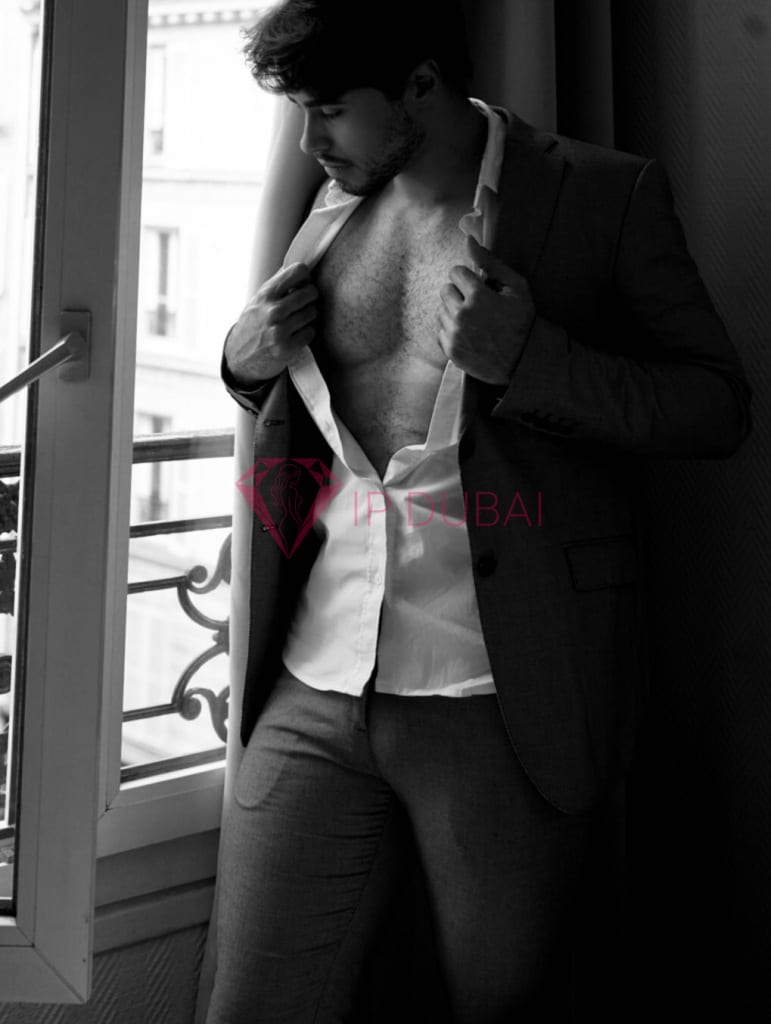 Joaquin, 25, Latina, in Corniche, Abu Dhabi, from AED 2,100 an hour, speaks Spanish and Portuguese — photo 44 of 46