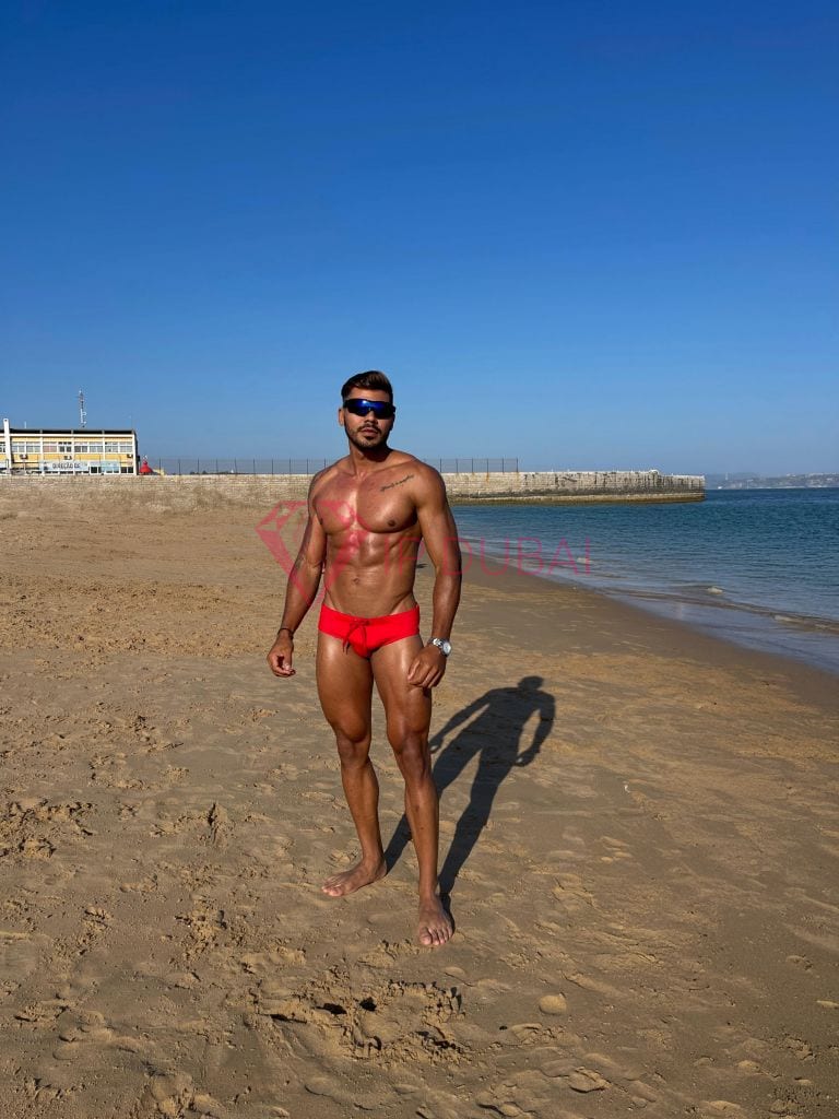 Matheus, 26, Latina, in Muwaileh, Sharjah, from AED 9,700 an hour, speaks Spanish and Portuguese — photo 10 of 23