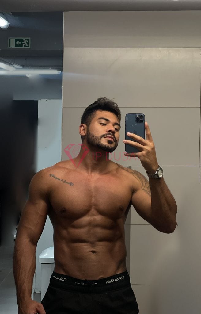 Matheus, 26, Latina, in Muwaileh, Sharjah, from AED 9,700 an hour, speaks Spanish and Portuguese — photo 22 of 23