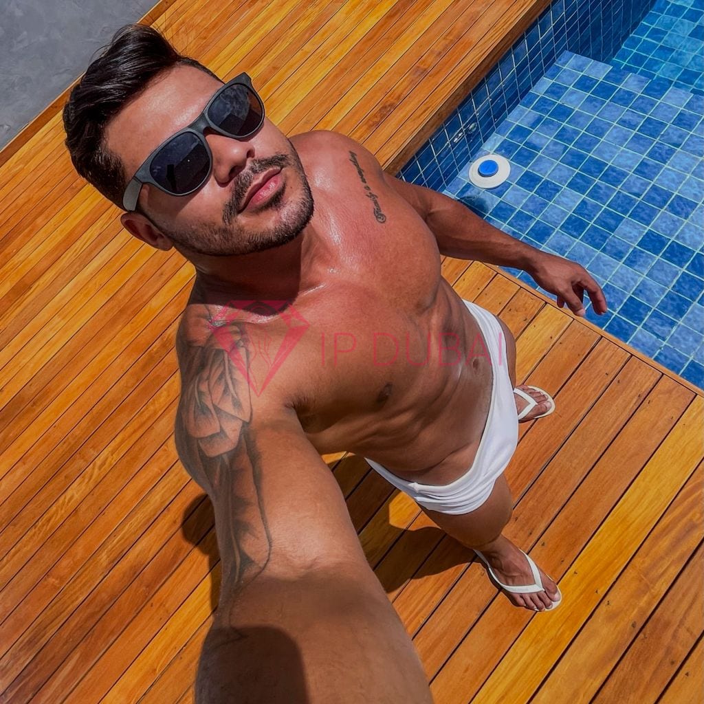 Matheus, 26, Latina, in Muwaileh, Sharjah, from AED 9,700 an hour, speaks Spanish and Portuguese — photo 7 of 23