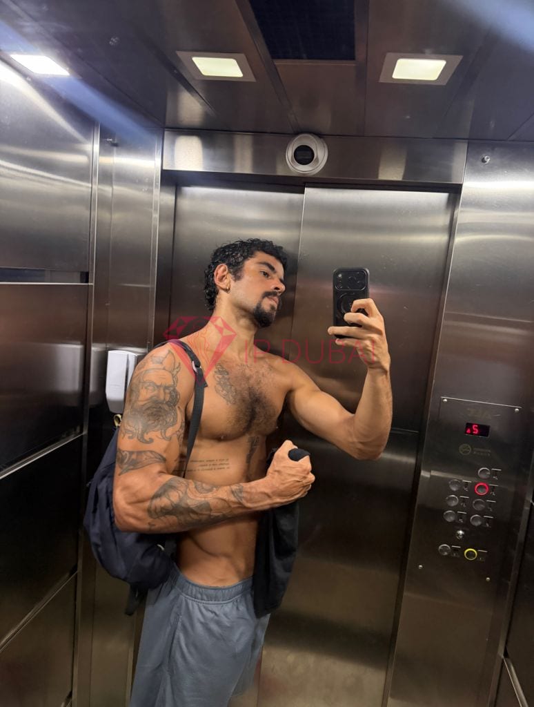 Felipe, 25, Latina, in Karama, Dubai, from AED 2,100 an hour, speaks Spanish and Portuguese — photo 4 of 11