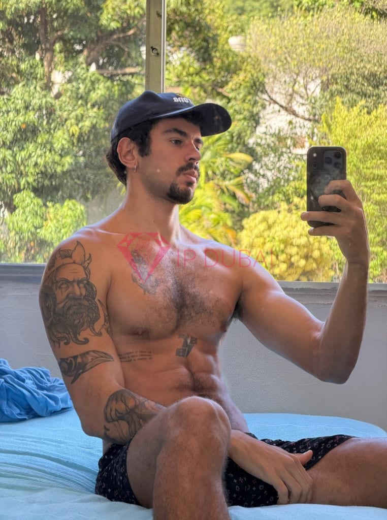 Felipe, 25, Latina, in Karama, Dubai, from AED 2,100 an hour, speaks Spanish and Portuguese — photo 7 of 11