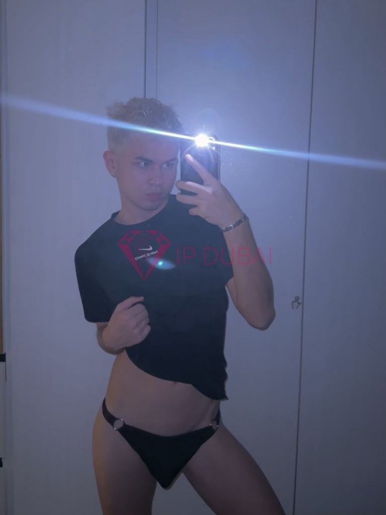 Roman, 19, Russian, in Satwa, Dubai, from AED 2,800 an hour, speaks Russian and English — photo 6 of 14