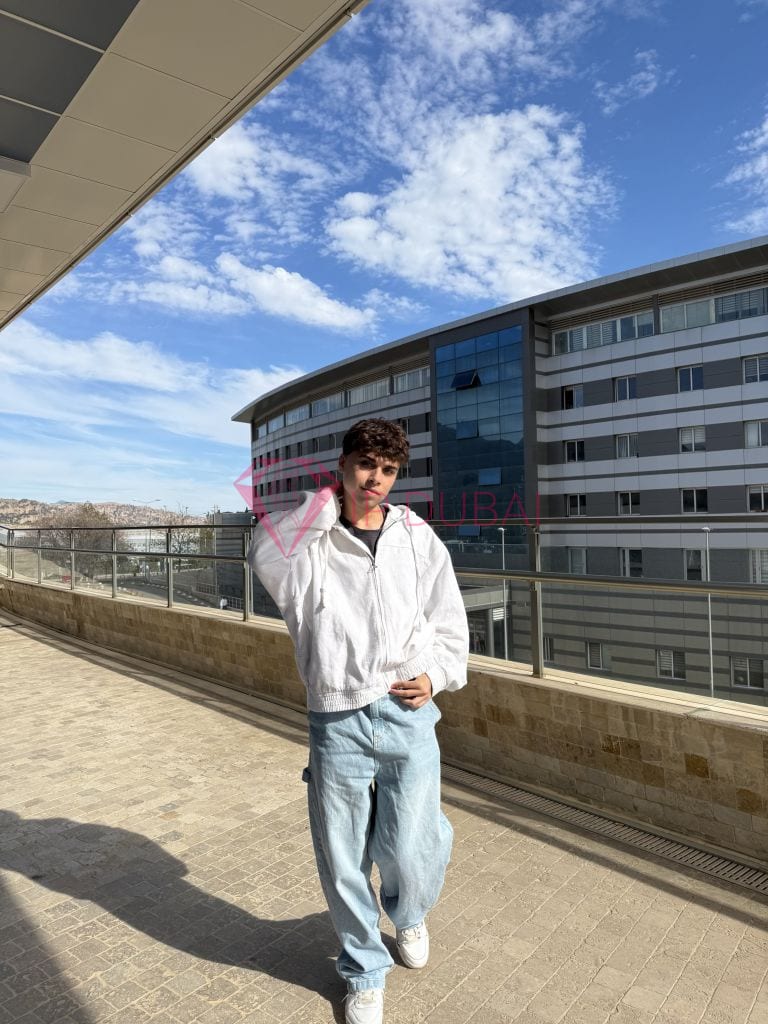 Bruno, 19, Latina, in Al Nuaimiya, Ajman, from AED 2,150 an hour, speaks Spanish and Portuguese — photo 10 of 41