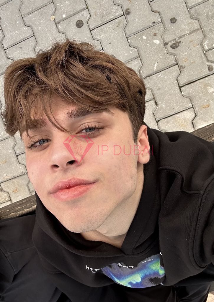 Bruno, 19, Latina, in Al Nuaimiya, Ajman, from AED 2,150 an hour, speaks Spanish and Portuguese — photo 22 of 41
