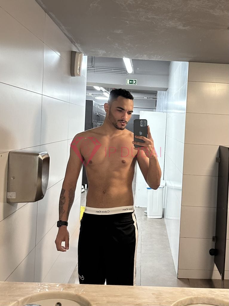 Lars, 22, European, in Marina, Dubai, from AED 11,200 an hour, speaks English and French — photo 11 of 19