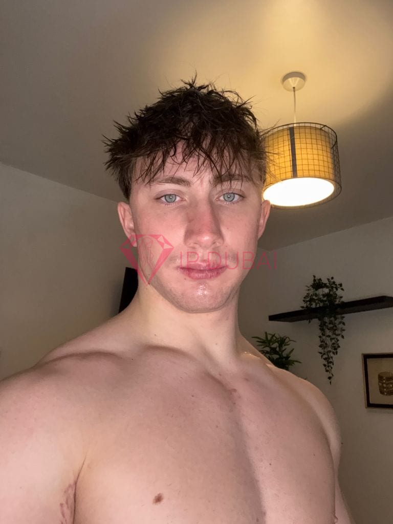 Oleg, 21, Russian, in Al Khan, Sharjah, from AED 8,100 an hour, speaks Russian and English — photo 4 of 14