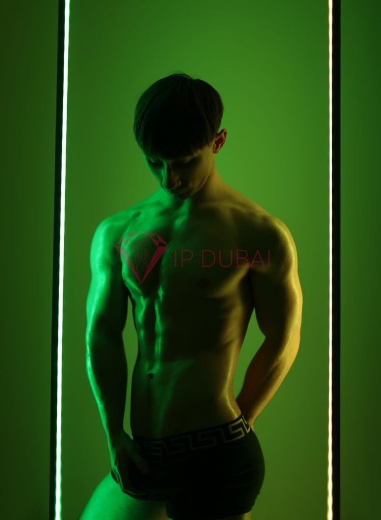 Oleg, 21, Russian, in Al Khan, Sharjah, from AED 8,100 an hour, speaks Russian and English — photo 5 of 14