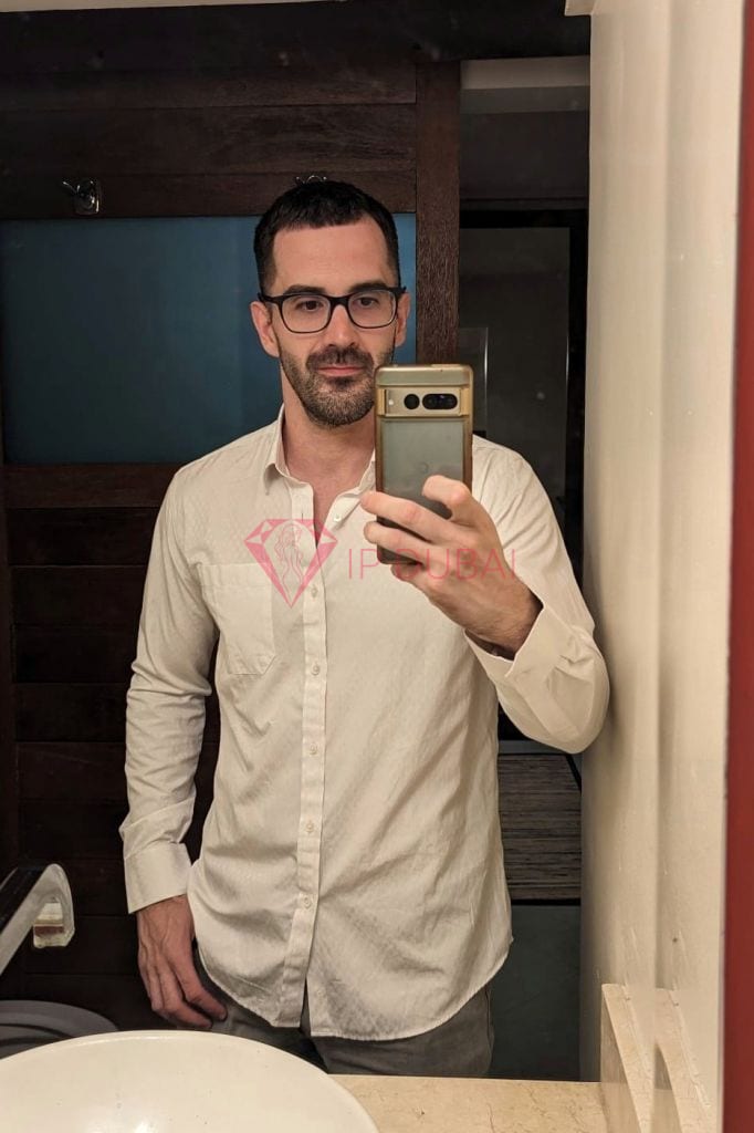 Simon, 30, European, in International City, Dubai, from AED 3,000 an hour, speaks English and French — photo 8 of 8