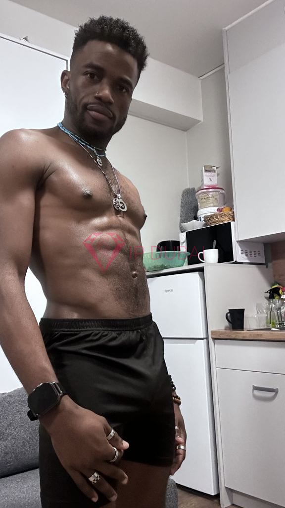 Tendai, 31, African, in Satwa, Dubai, from AED 2,450 an hour, speaks English and French — photo 10 of 23