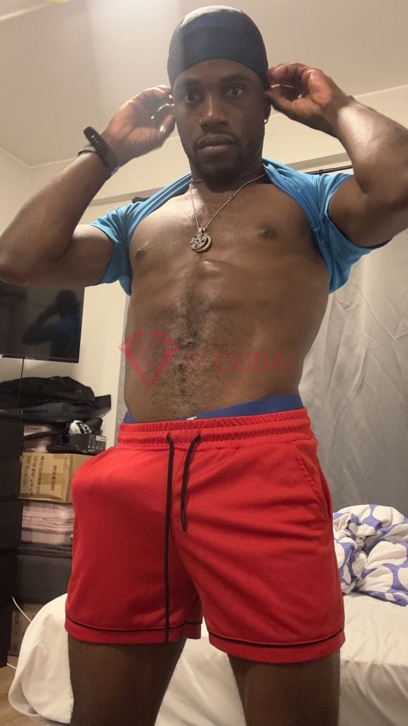 Tendai, 31, African, in Satwa, Dubai, from AED 2,450 an hour, speaks English and French — photo 12 of 23