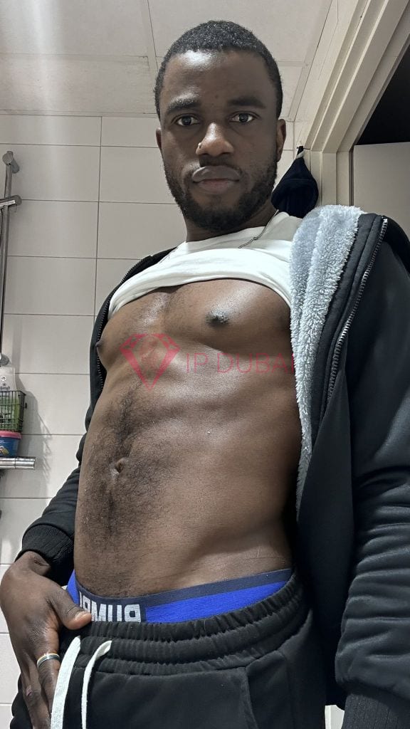Tendai, 31, African, in Satwa, Dubai, from AED 2,450 an hour, speaks English and French — photo 17 of 23