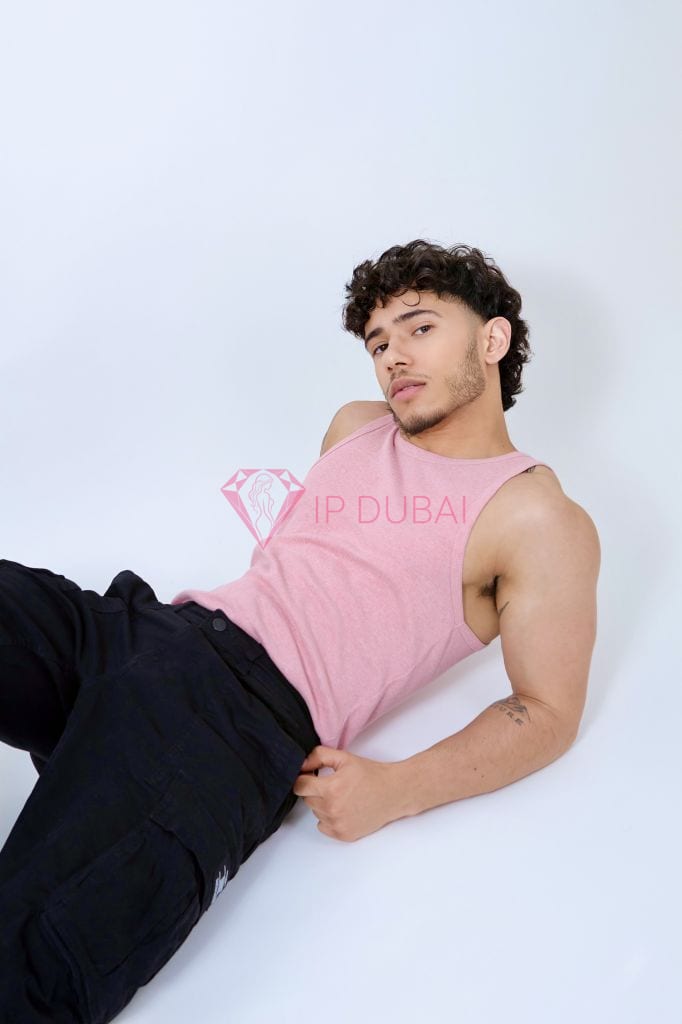 Gabriel, 21, Latina, in Satwa, Dubai, from AED 2,100 an hour, speaks Spanish and Portuguese — photo 6 of 12