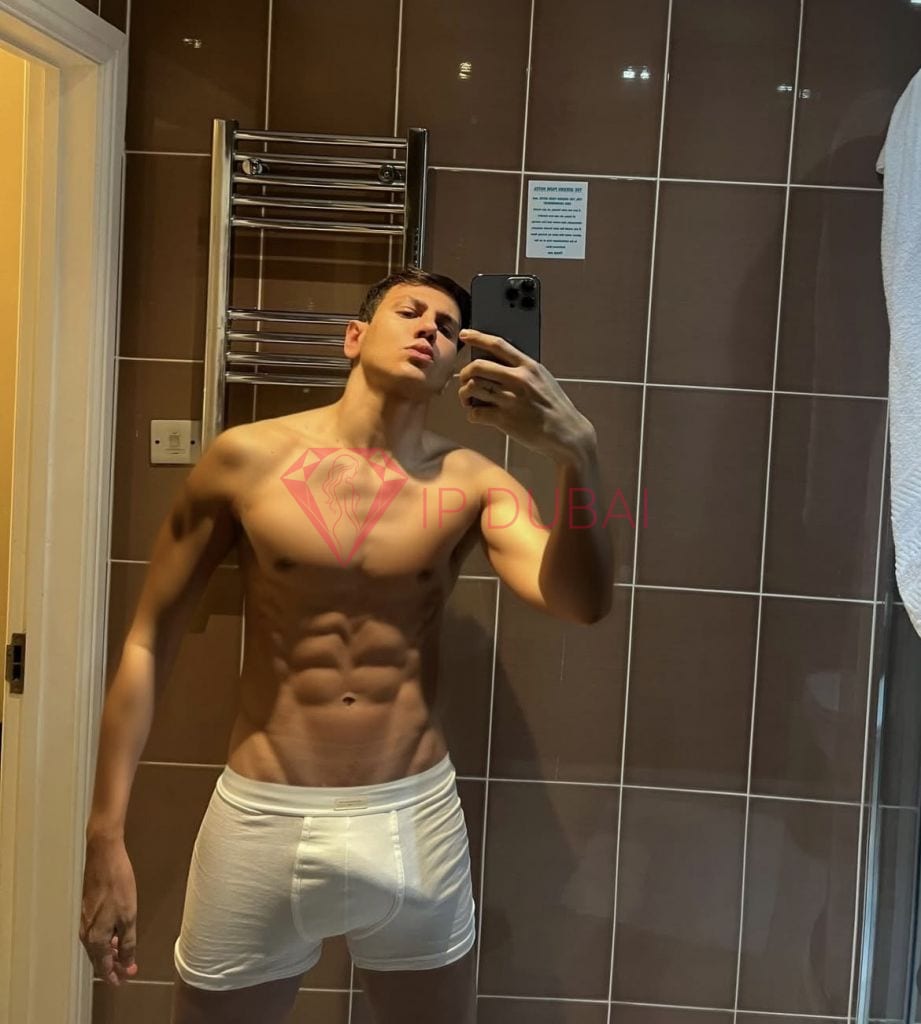 Pablo, 26, Latina, in Marina, Dubai, from AED 13,500 an hour, speaks Spanish and Portuguese — photo 3 of 12
