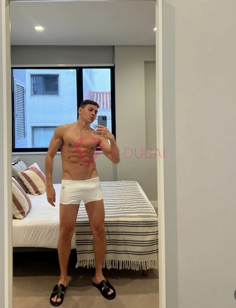 Pablo, 26, Latina, in Marina, Dubai, from AED 13,500 an hour, speaks Spanish and Portuguese — photo 4 of 12