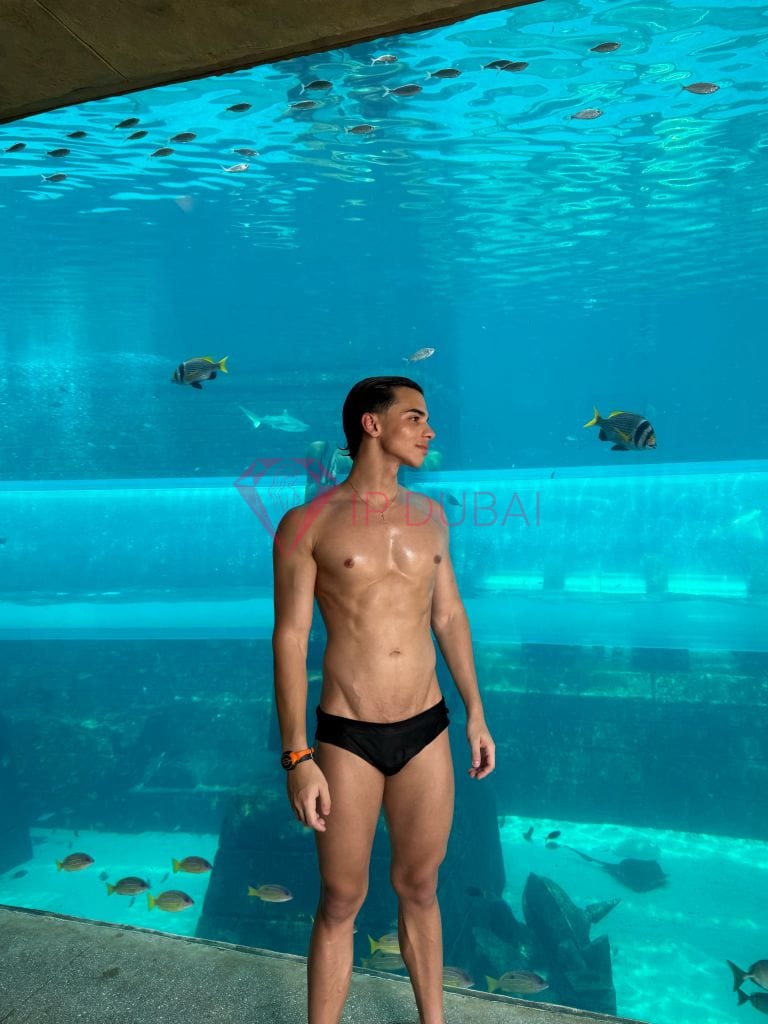 Andres, 19, Latina, in Al Jurf, Ajman, from AED 1,950 an hour, speaks Spanish and Portuguese — photo 15 of 31