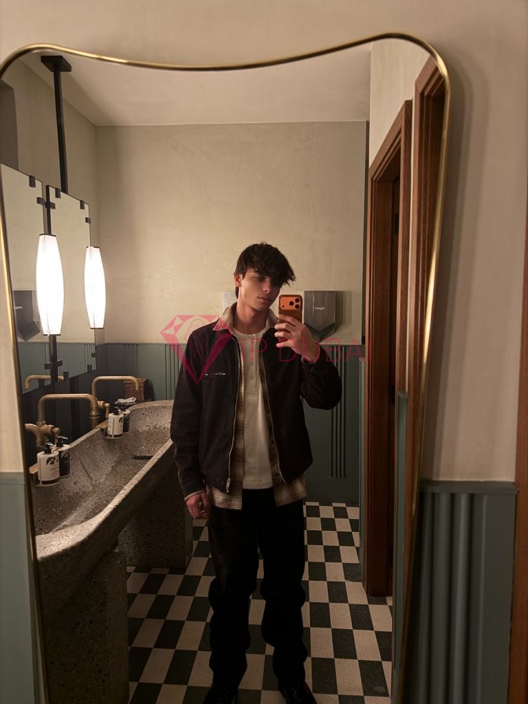 Andres, 19, Latina, in Al Jurf, Ajman, from AED 1,950 an hour, speaks Spanish and Portuguese — photo 8 of 31