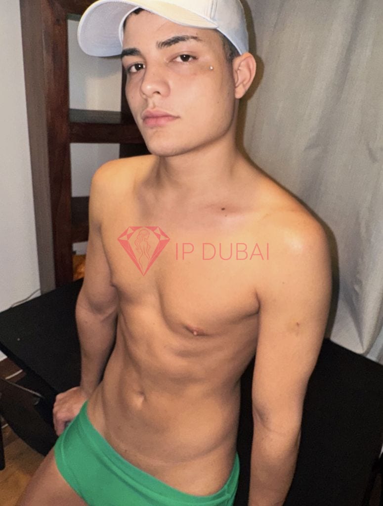 Leandro, 22, Latina, in Al Nahda Dubai, Dubai, from AED 1,950 an hour, speaks Spanish and Portuguese — photo 11 of 19