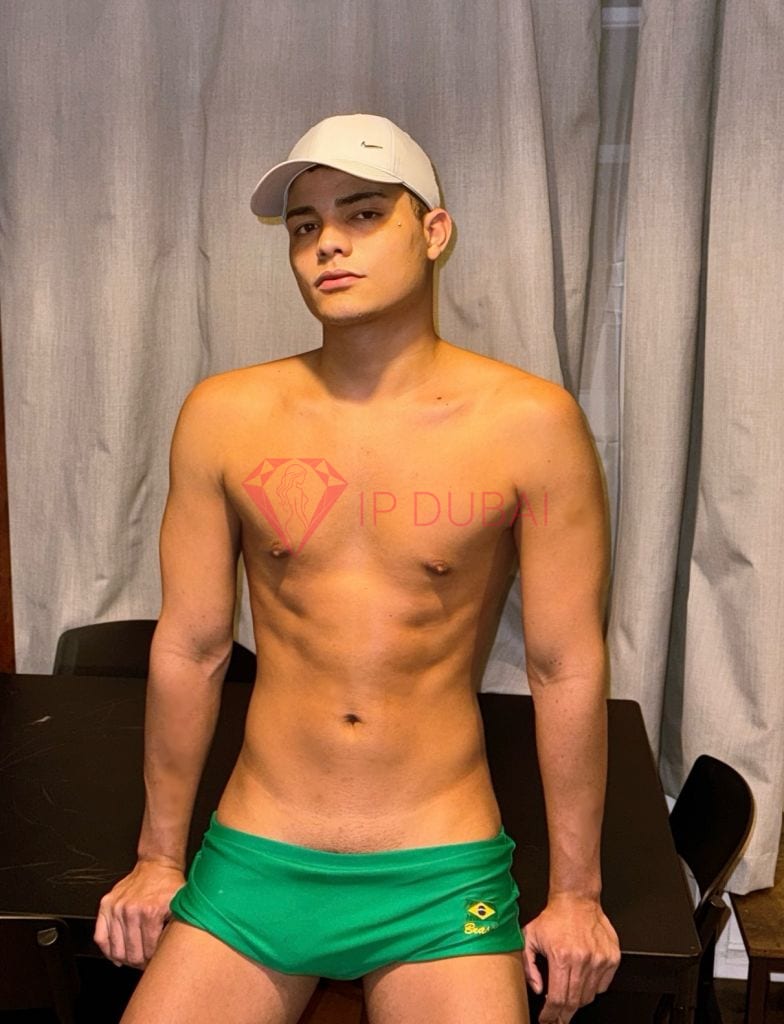Leandro, 22, Latina, in Al Nahda Dubai, Dubai, from AED 1,950 an hour, speaks Spanish and Portuguese — photo 12 of 19