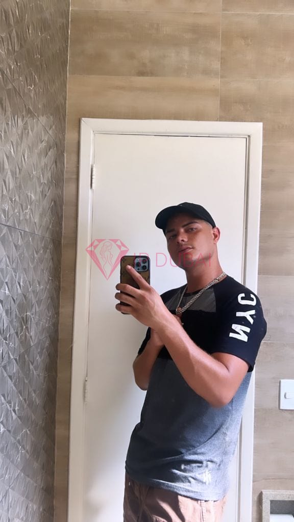 Leandro, 22, Latina, in Al Nahda Dubai, Dubai, from AED 1,950 an hour, speaks Spanish and Portuguese — photo 17 of 19