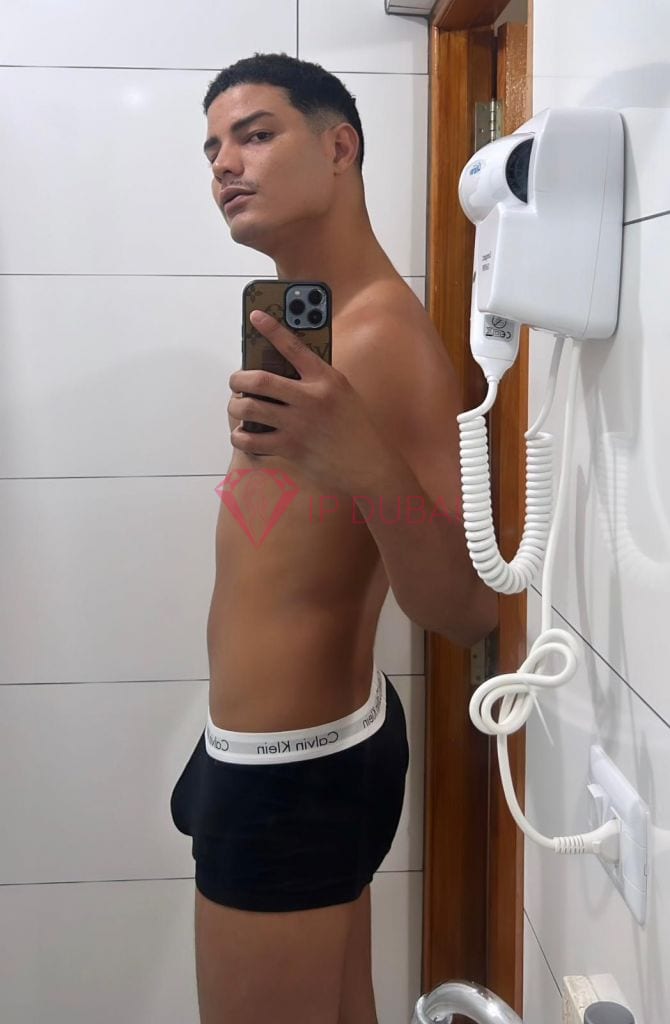 Leandro, 22, Latina, in Al Nahda Dubai, Dubai, from AED 1,950 an hour, speaks Spanish and Portuguese — photo 19 of 19