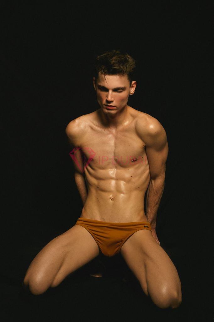 Oliver, 25, European, in DIFC, Dubai, from AED 2,350 an hour, speaks English and French — photo 12 of 15