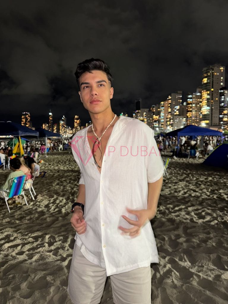 Gabriel, 19, Latina, in Al Mushrif, Abu Dhabi, from AED 2,750 an hour, speaks Spanish and Portuguese — photo 11 of 11