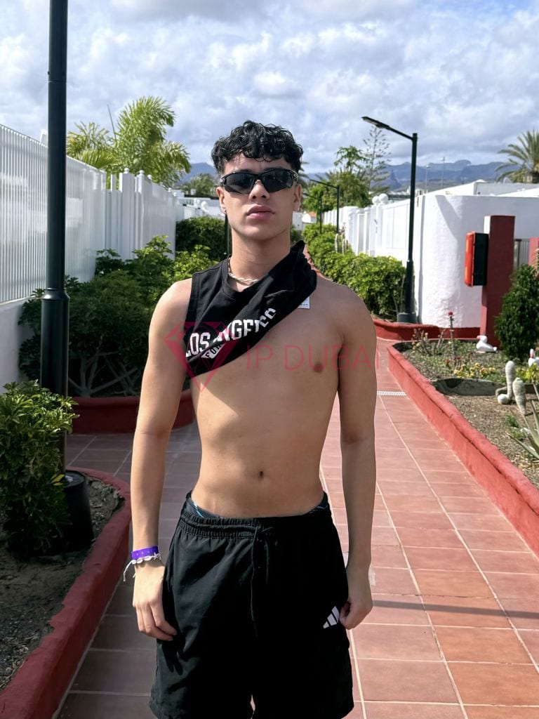 Gabriel, 19, Latina, in Al Mushrif, Abu Dhabi, from AED 2,750 an hour, speaks Spanish and Portuguese — photo 5 of 11